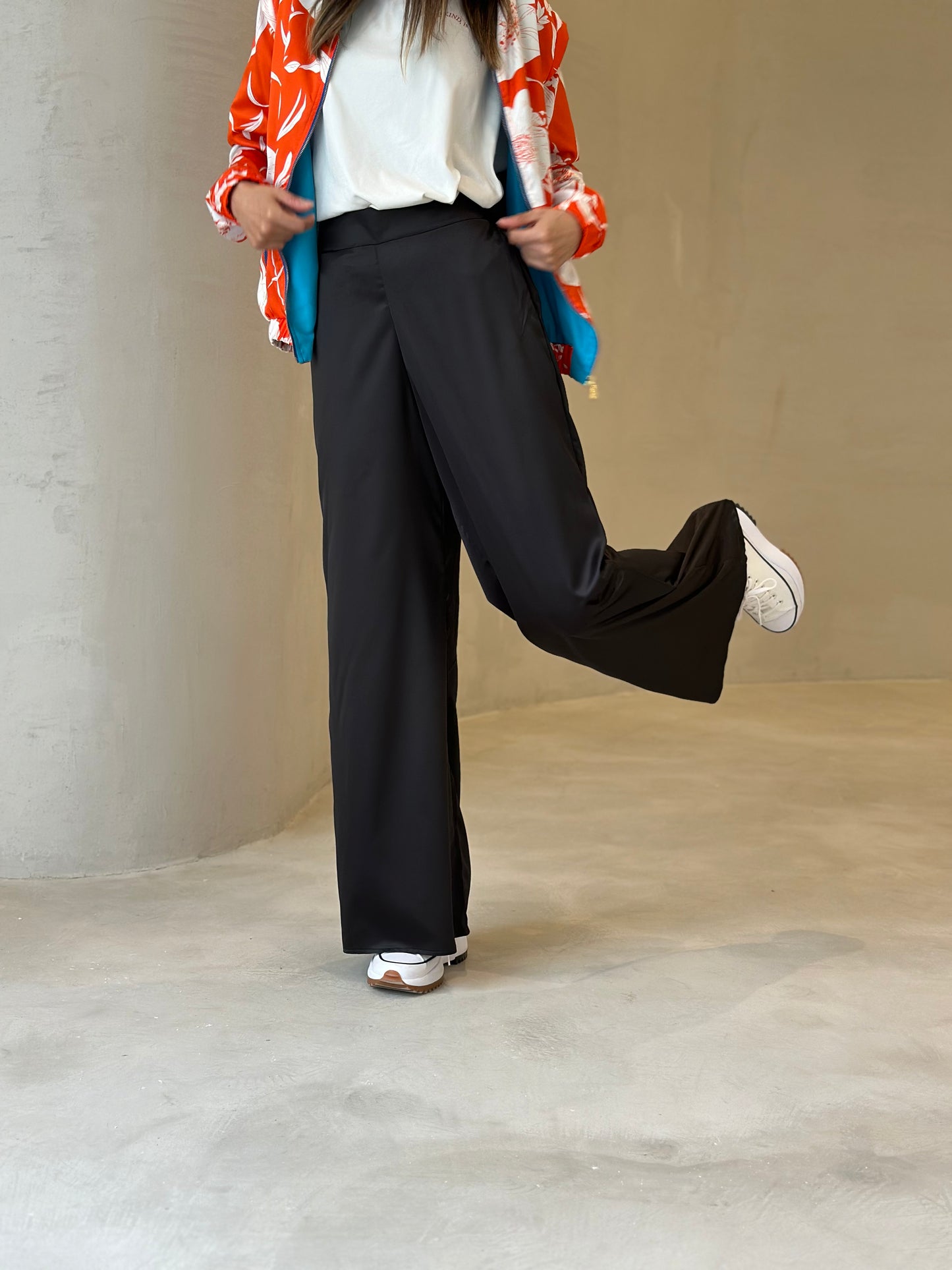 Pantalón Palazzo Negro Satin (talla S NO disponible para entrega inmediata o express)