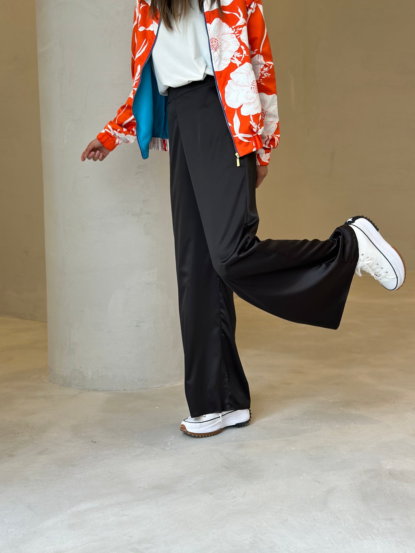 Pantalón Palazzo Negro Satin (talla S NO disponible para entrega inmediata o express)
