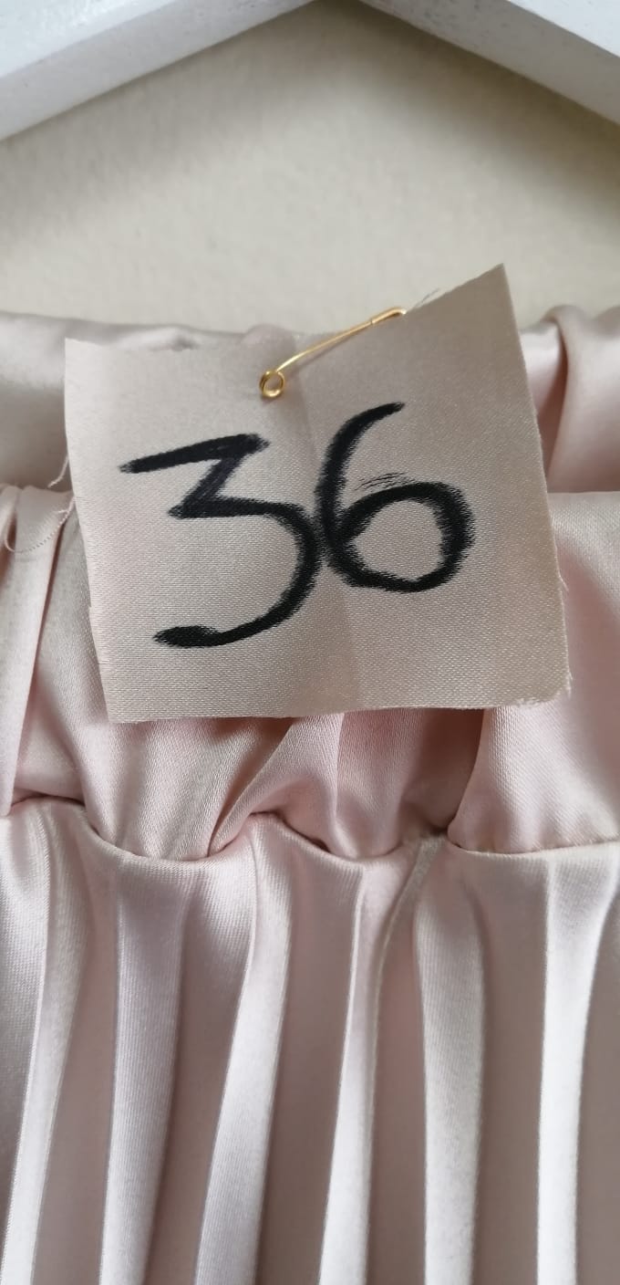 Perfecto Imperfecto Falda Plisada Nácar #36 Talla M/L