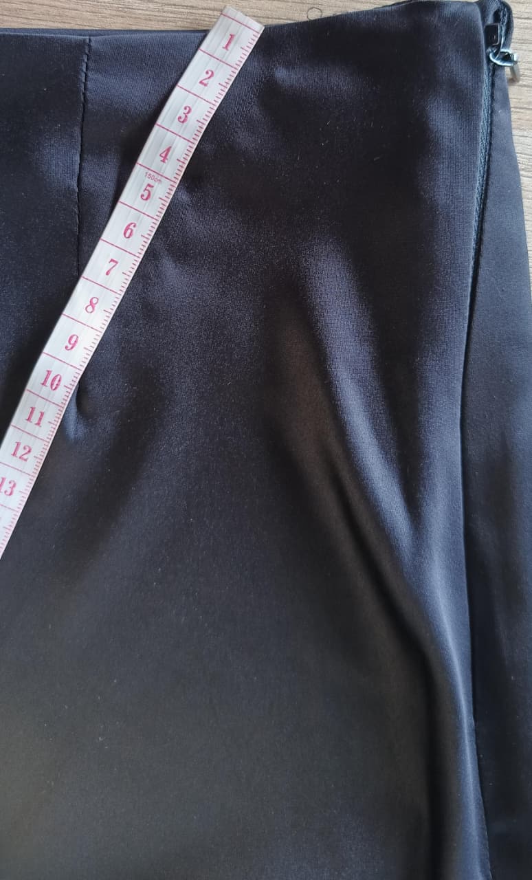 Perfecto Imperfecto Falda Lisa Satin Negra Talla M #418