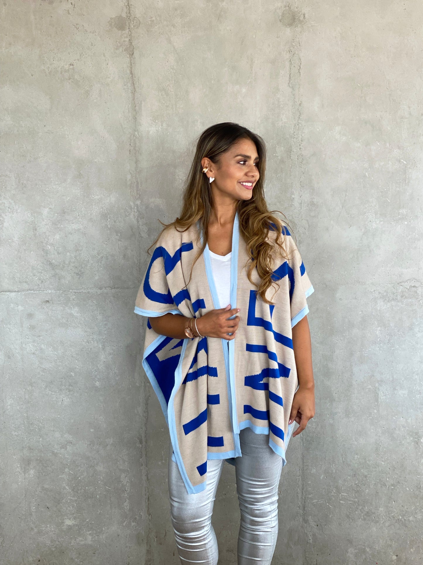 Perfecto Imperfecto Poncho Happiness Vainilla #57 Talla Única
